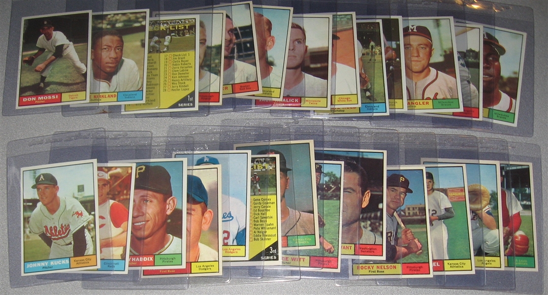 1961 Topps Lot of (32) W/ #89 Billy Martin *Crease Free*