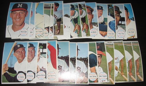 1964 Topps Giants Lot of (32) W/ Mantle